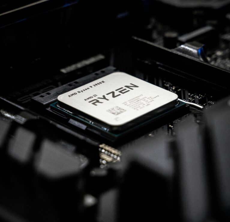 tomas-malik-zijJwA_RtxY-unsplash
